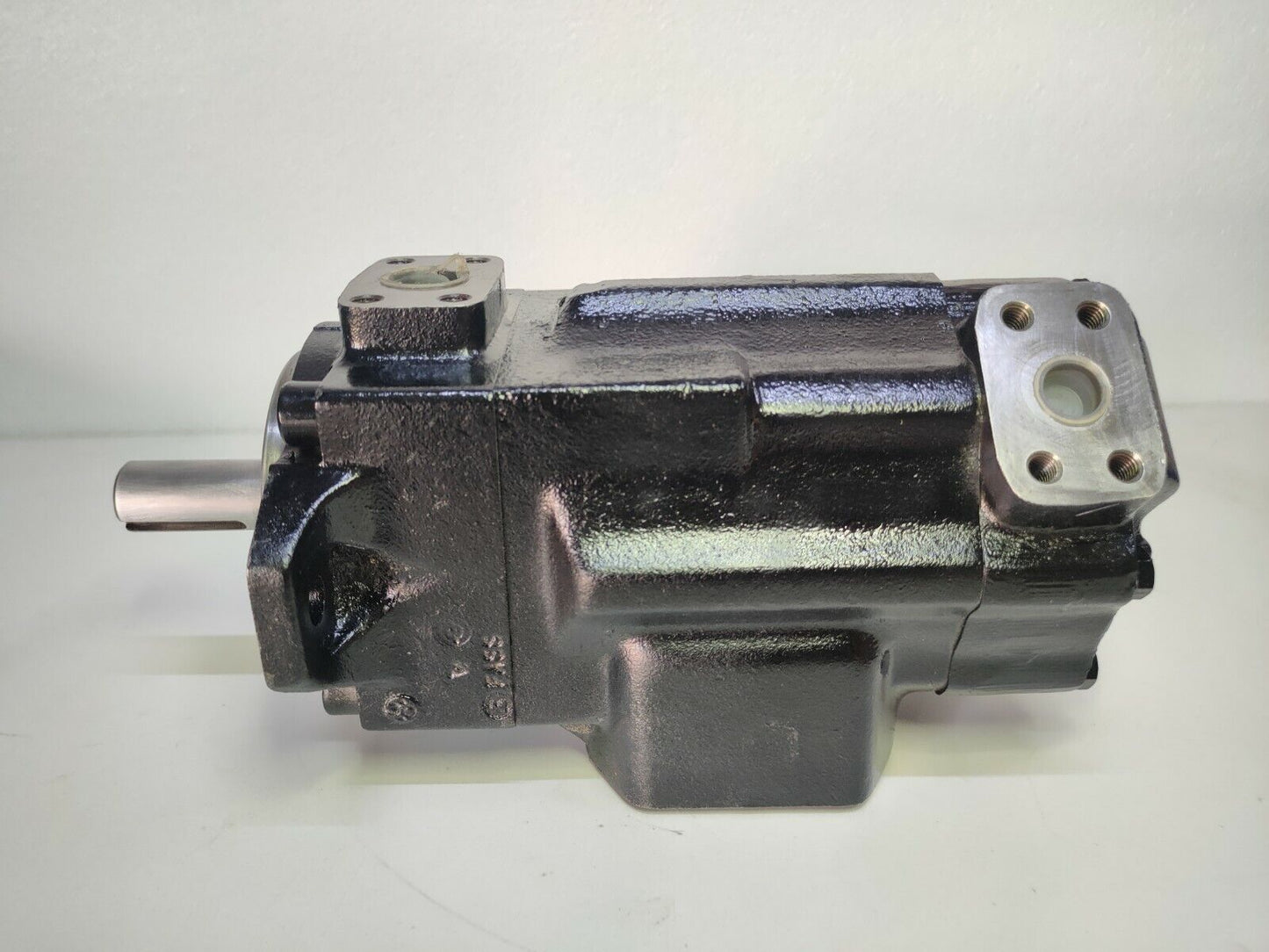 Denison Hydraulics T6CCMW B14 B05 2R00 D111 Hydraulic Double vane pump