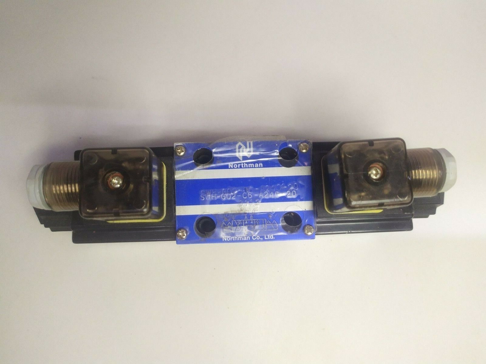 Northman SWH-G02-C6-A240-20 Solenoid operated Directional valve 220/240VAC