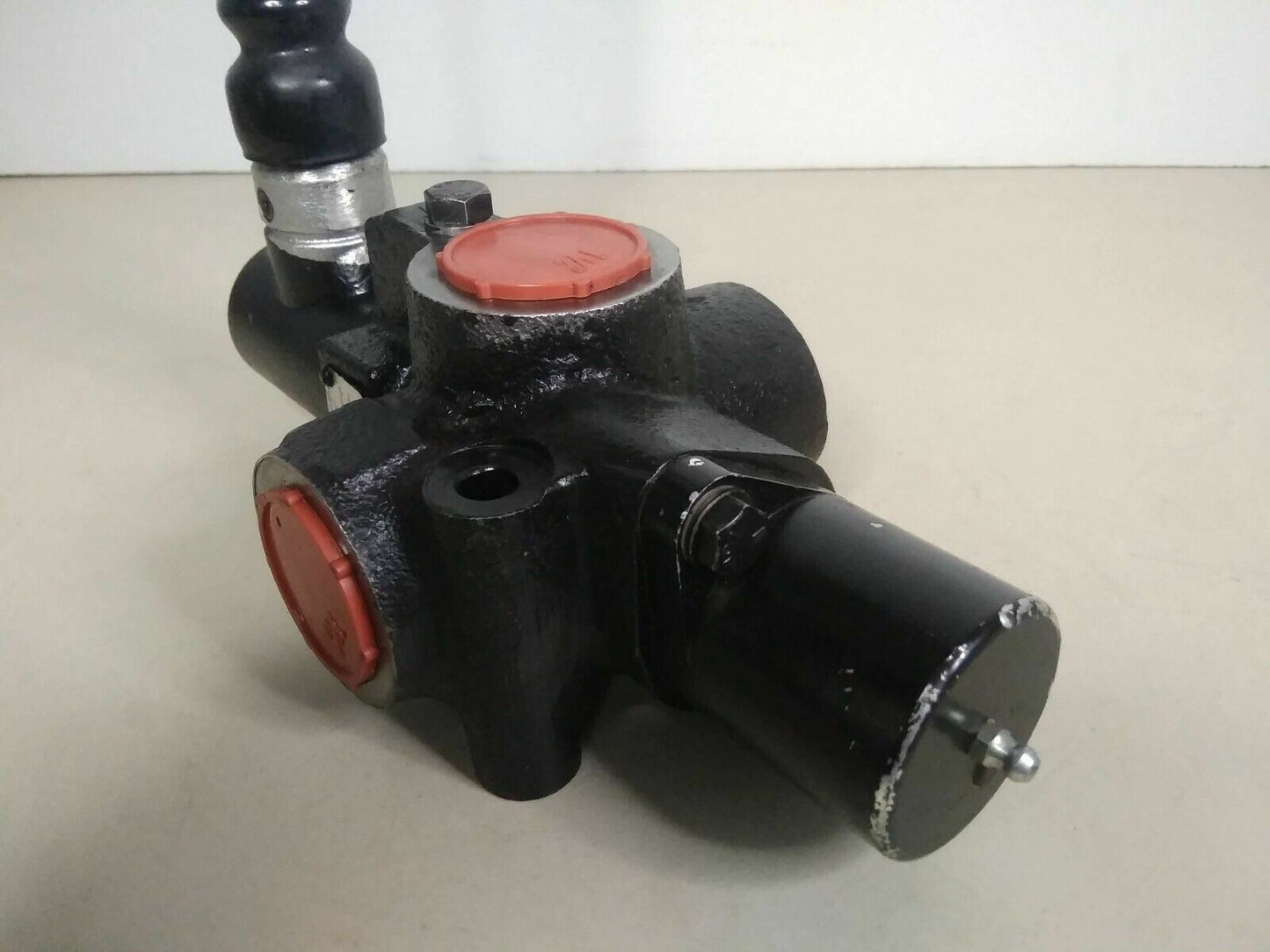 David Brown Hydraulics SSV09X44L Valve Part no.081401 - NEW