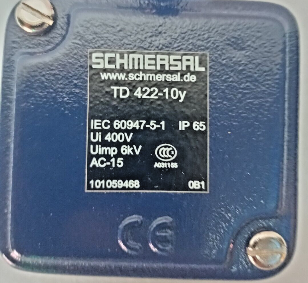 SCHMERSAL TD422-10Y, AC-15, Ui 400V, Uimp 6kV Limit Switch - NEW
