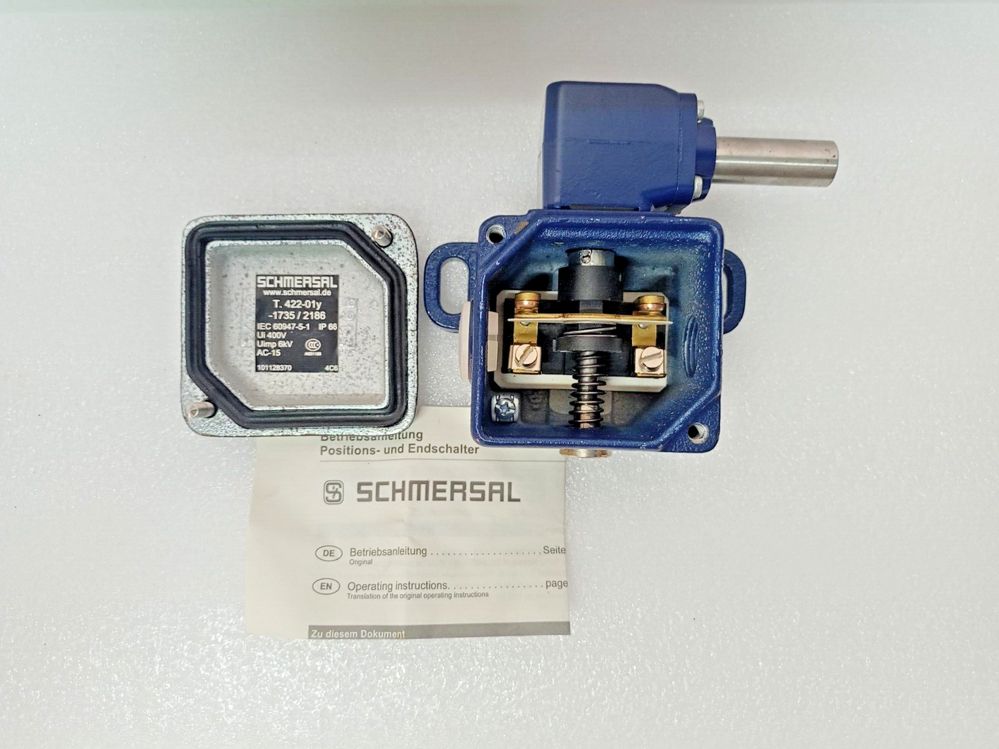 SCHMERSAL T.422-01Y-1735/2186, AC-15, Ui 400V, Uimp 6kV Limit Switch - NEW