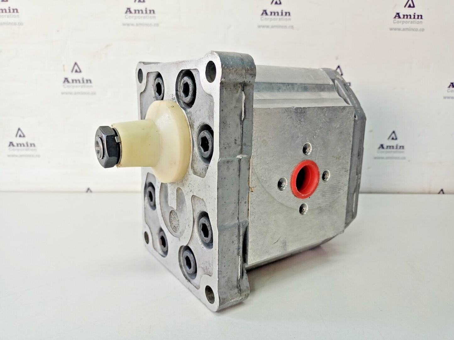 Sauer Danfoss SNP3NN/033RN01BA Hydraulic gear pump 111.25.024.0C - NEW