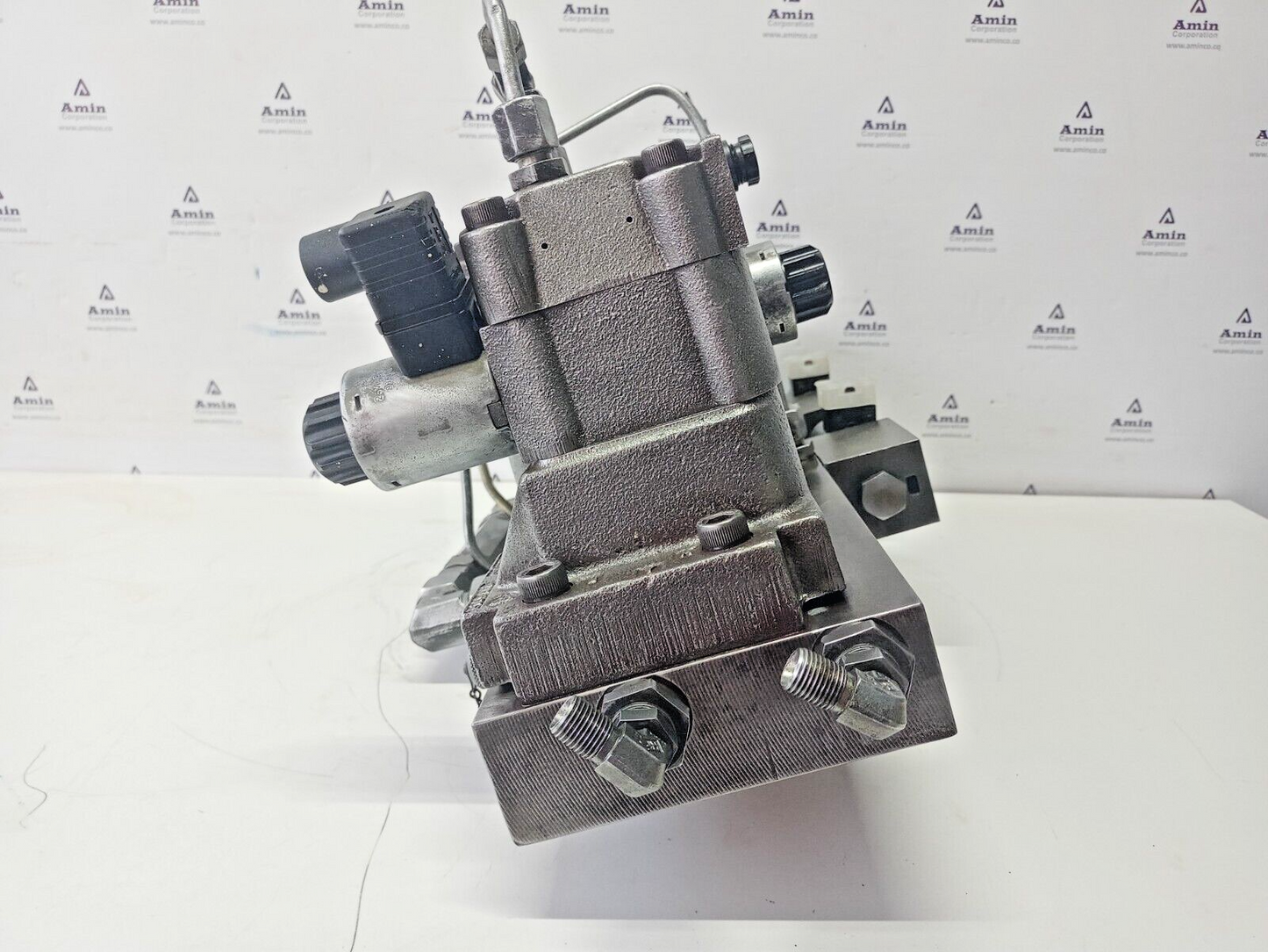 MacGREGOR Cranes Part No.: 1098378 Hydraulic valve block complete - New Surplus