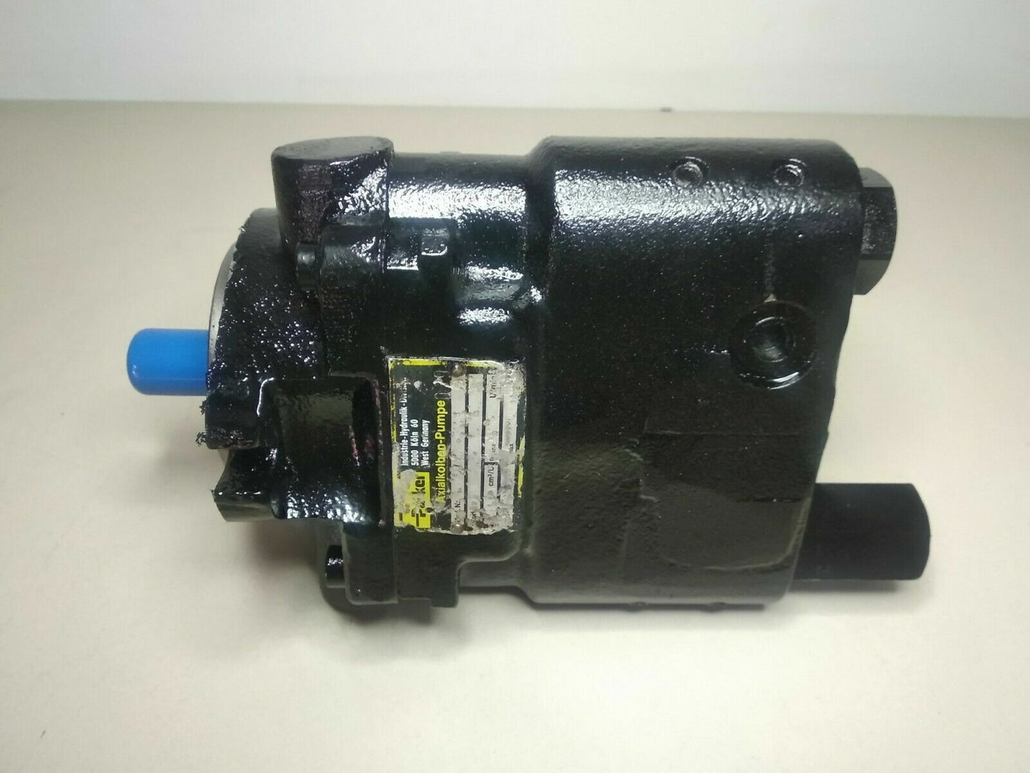Parker PAV Series Hydraulic Axial piston pump Pmax: 350 bar - PRESSURE TESTED