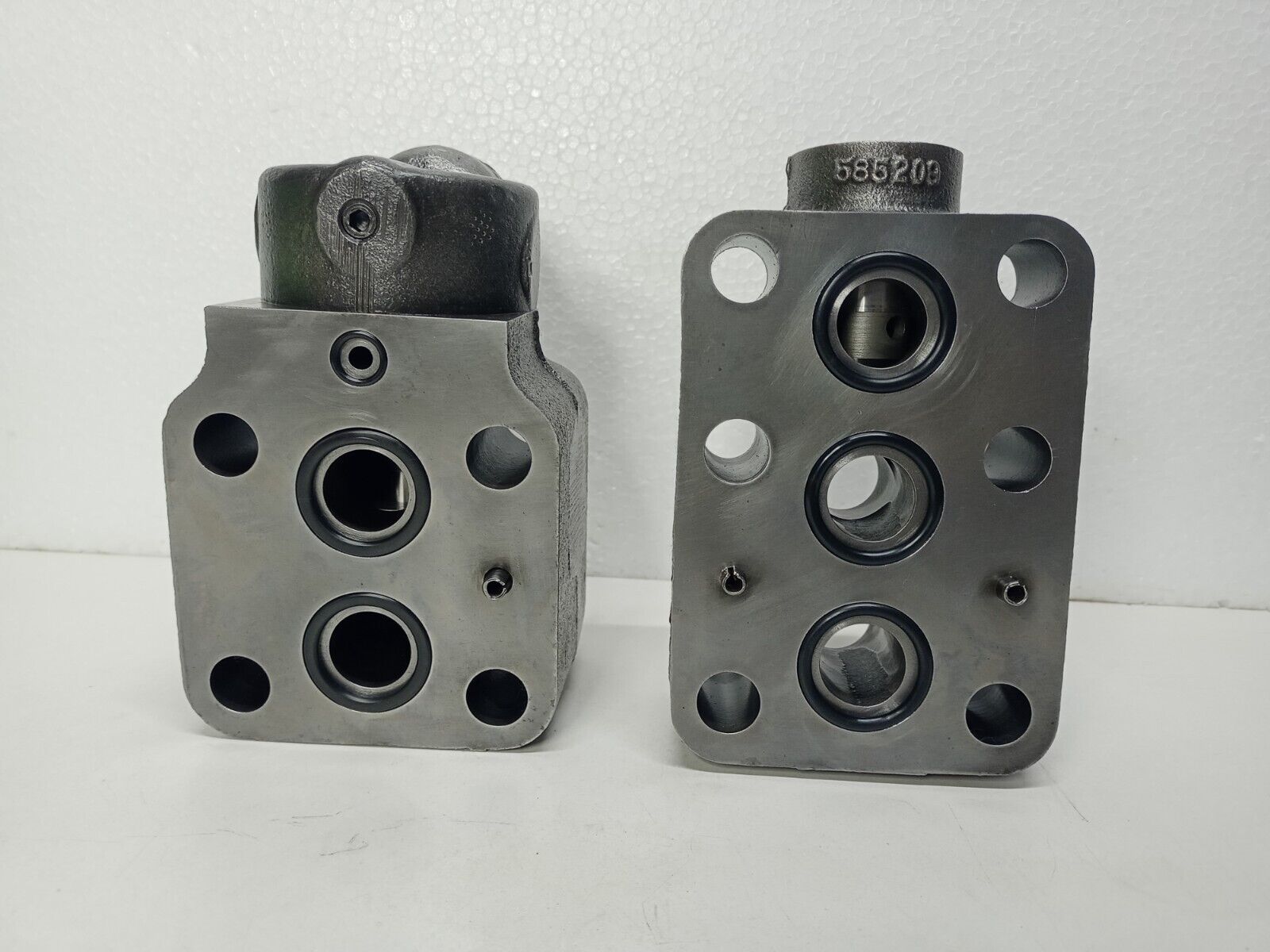 Vickers URG2-06-F-13 Unloading relief valve 1500-3000 psi - NEW