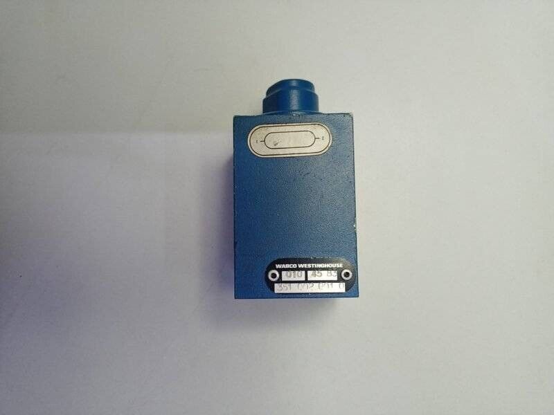Wabco 351-002-001-0 Hydraulic Pneumatic Valve 3510020010 - New