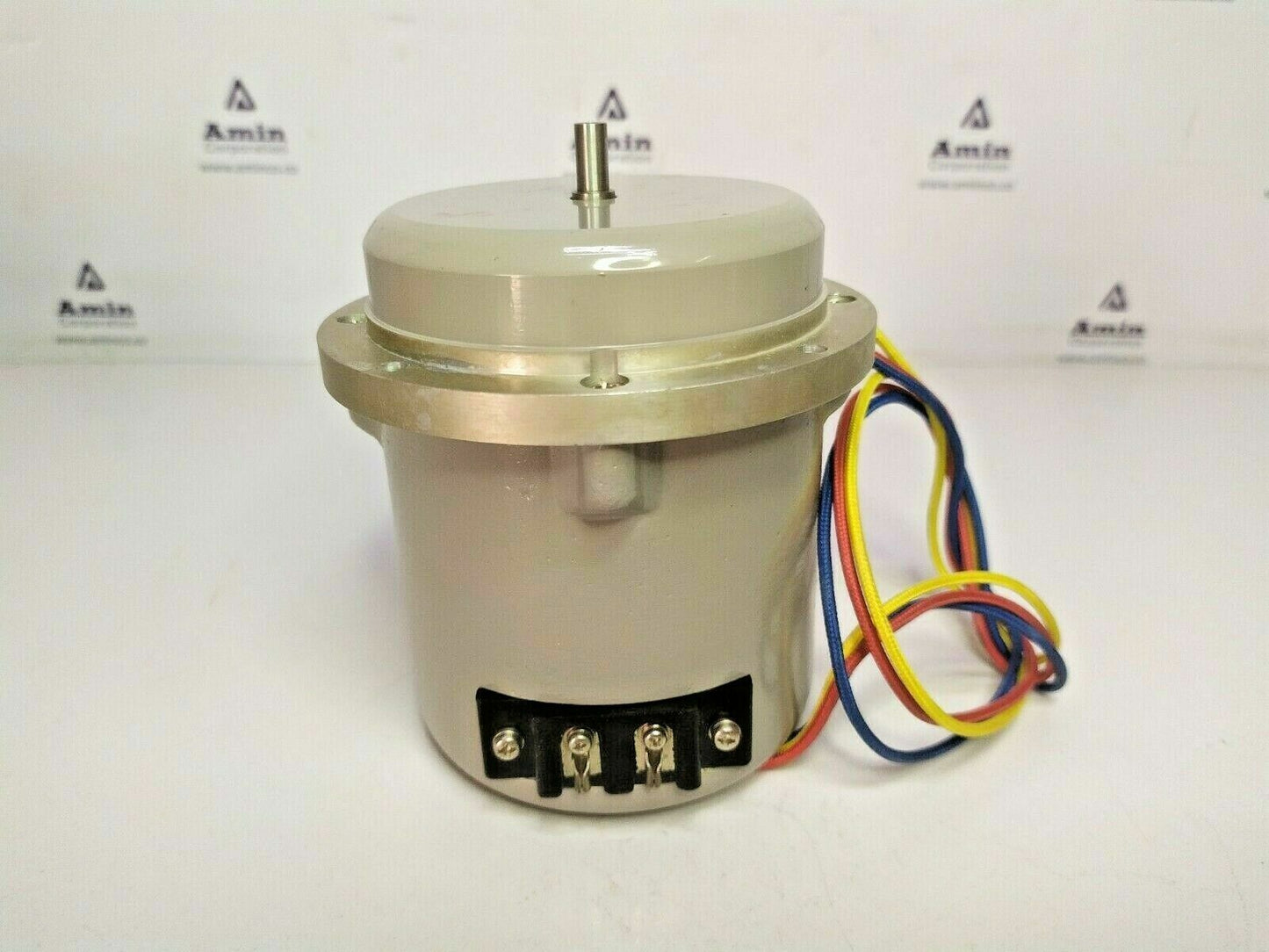 Tamagawa Synchro motor TS12N9E11 - NEW FREE shipping