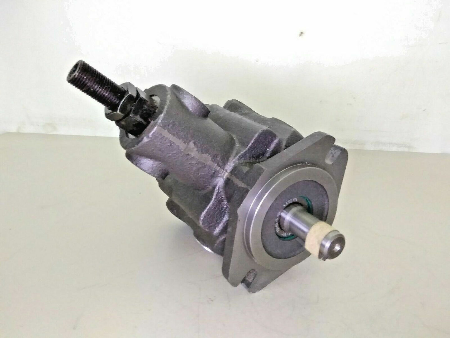 Bosch PVC PSCF 09GRM-01 Hydraulic Vane pump P/n: R978715439, 1500 psi max. - NEW