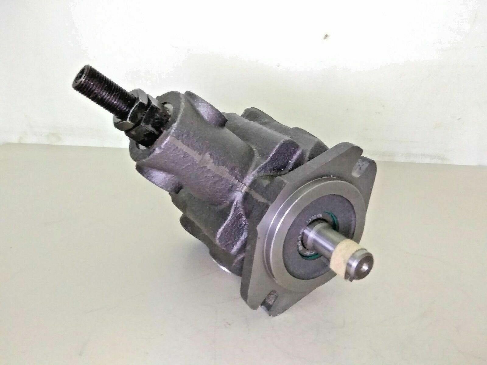Bosch PVC PSCF 09GRM-01 Hydraulic Vane pump P/n: R978715439, 1500 psi max. - NEW