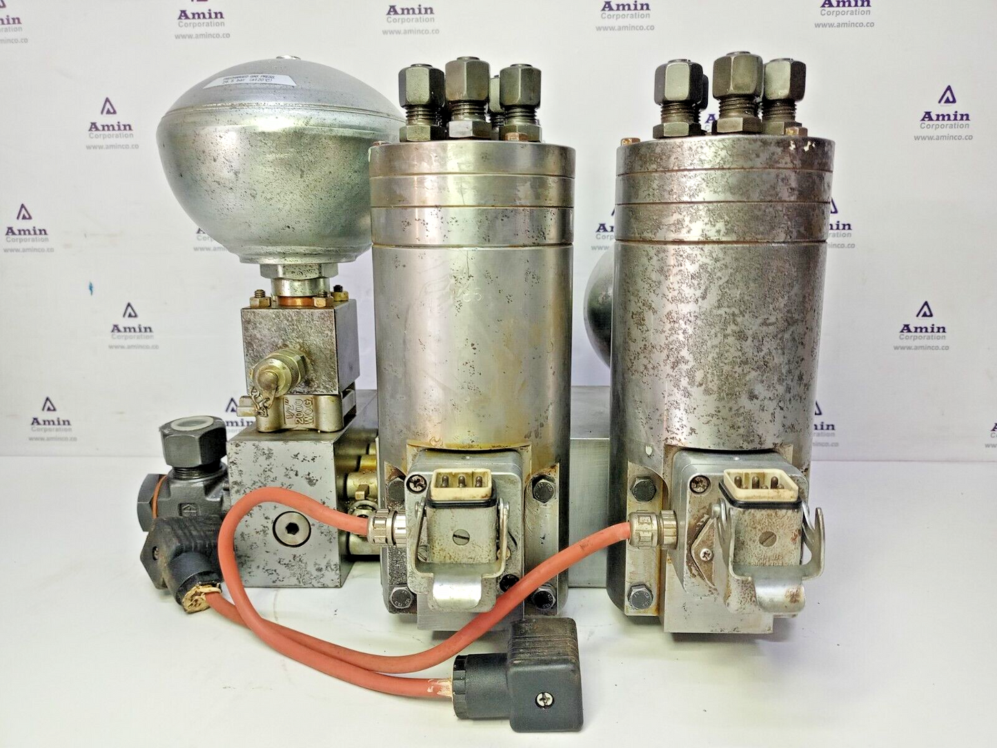 Excavator Energy Accumulator MU70-300, MUV200-500 with Hydraulic valve block