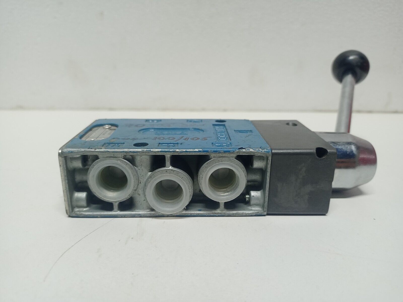Rexroth 363 129 000 0 916 Pneumatic 3/2 way Valve