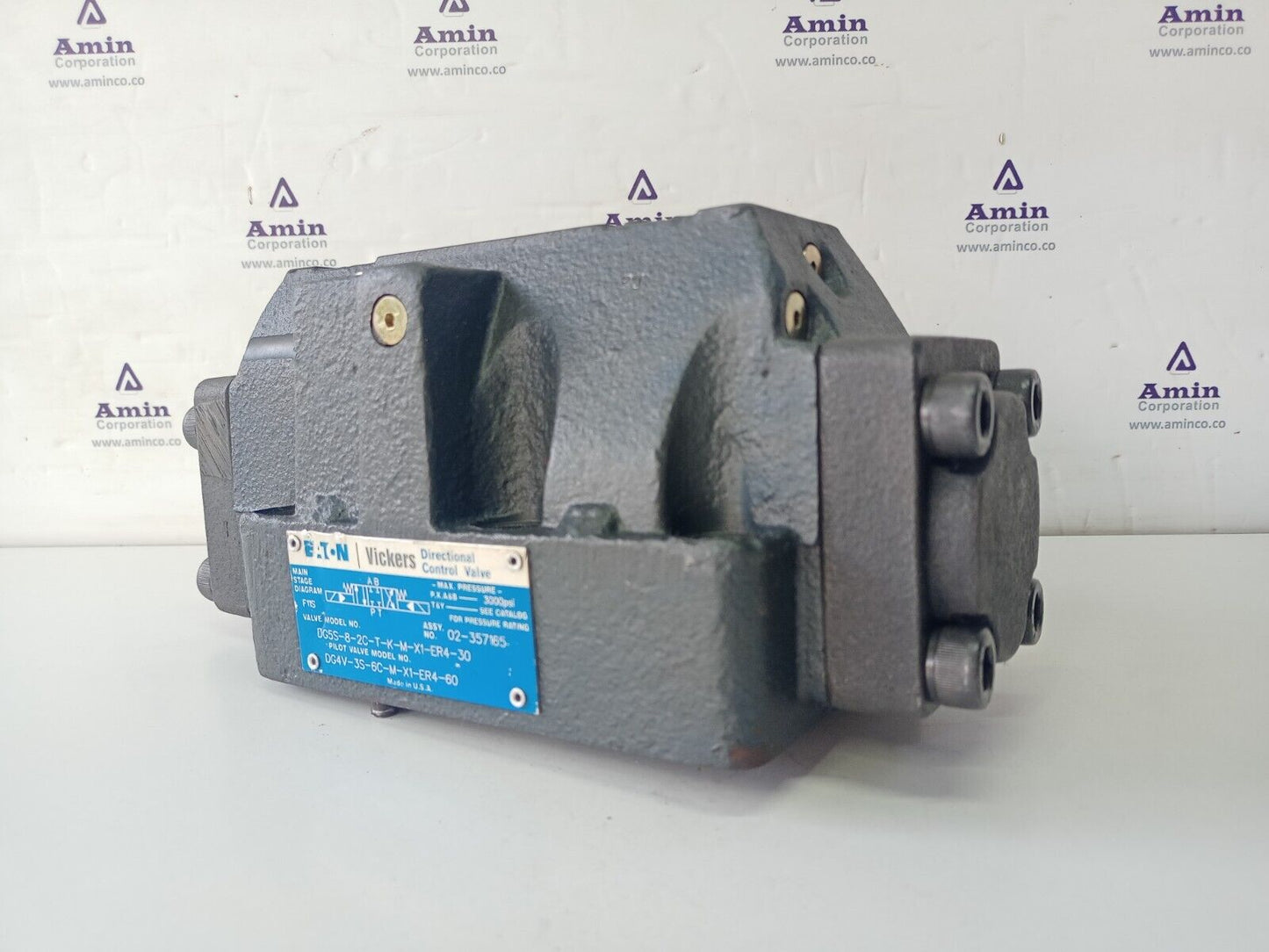 Eaton-Vickers DG5S-8-2C-T-K-M-X1-ER4-30 Directional control Valve - NEW