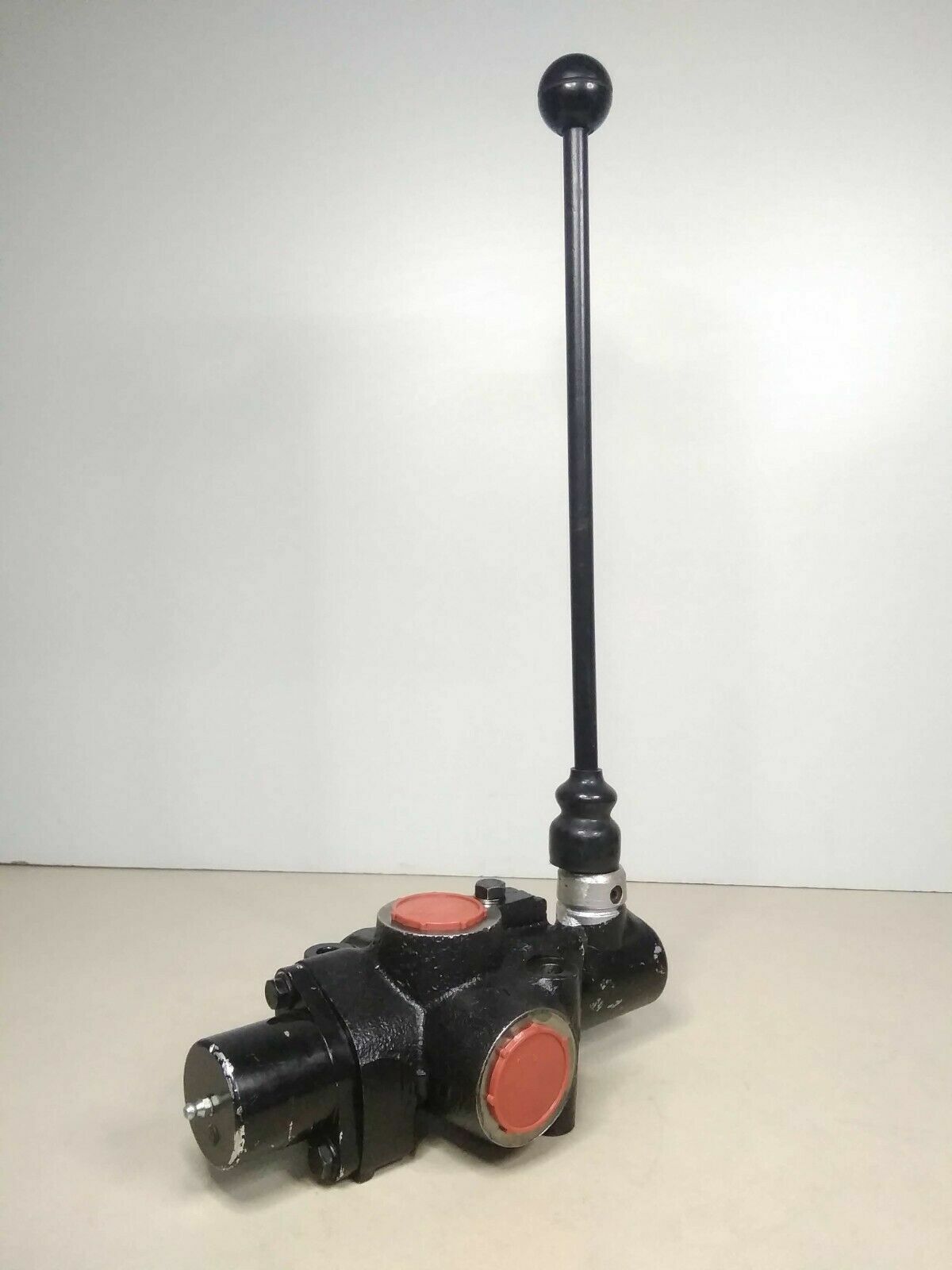 David Brown Hydraulics SSV09X44L Valve Part no.081401 - NEW