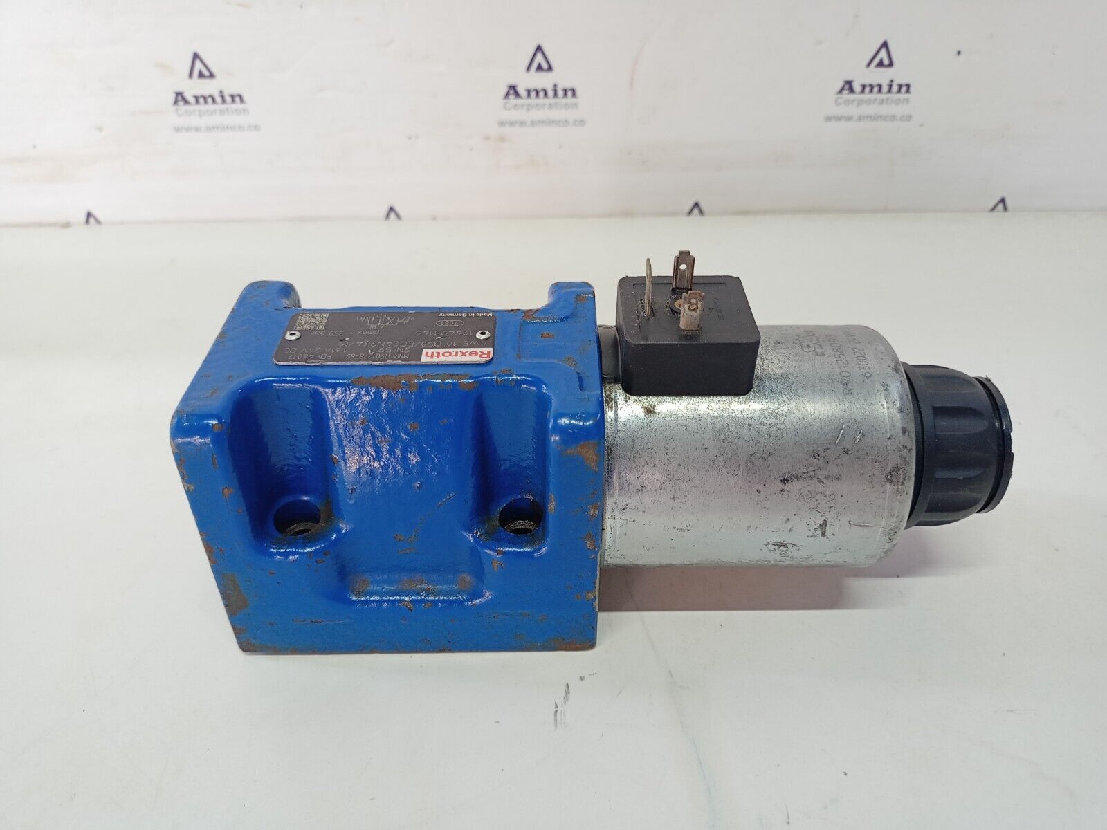 Rexroth 4WE 10 D50/EG24N9K4/M Directional spool valve 4WE10D50/EG24N9K4/M