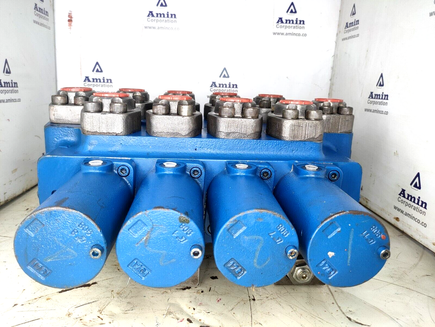 Rexroth MO-3928-02/4MO-32PHWKM11-M12 R900967377 Open center control block