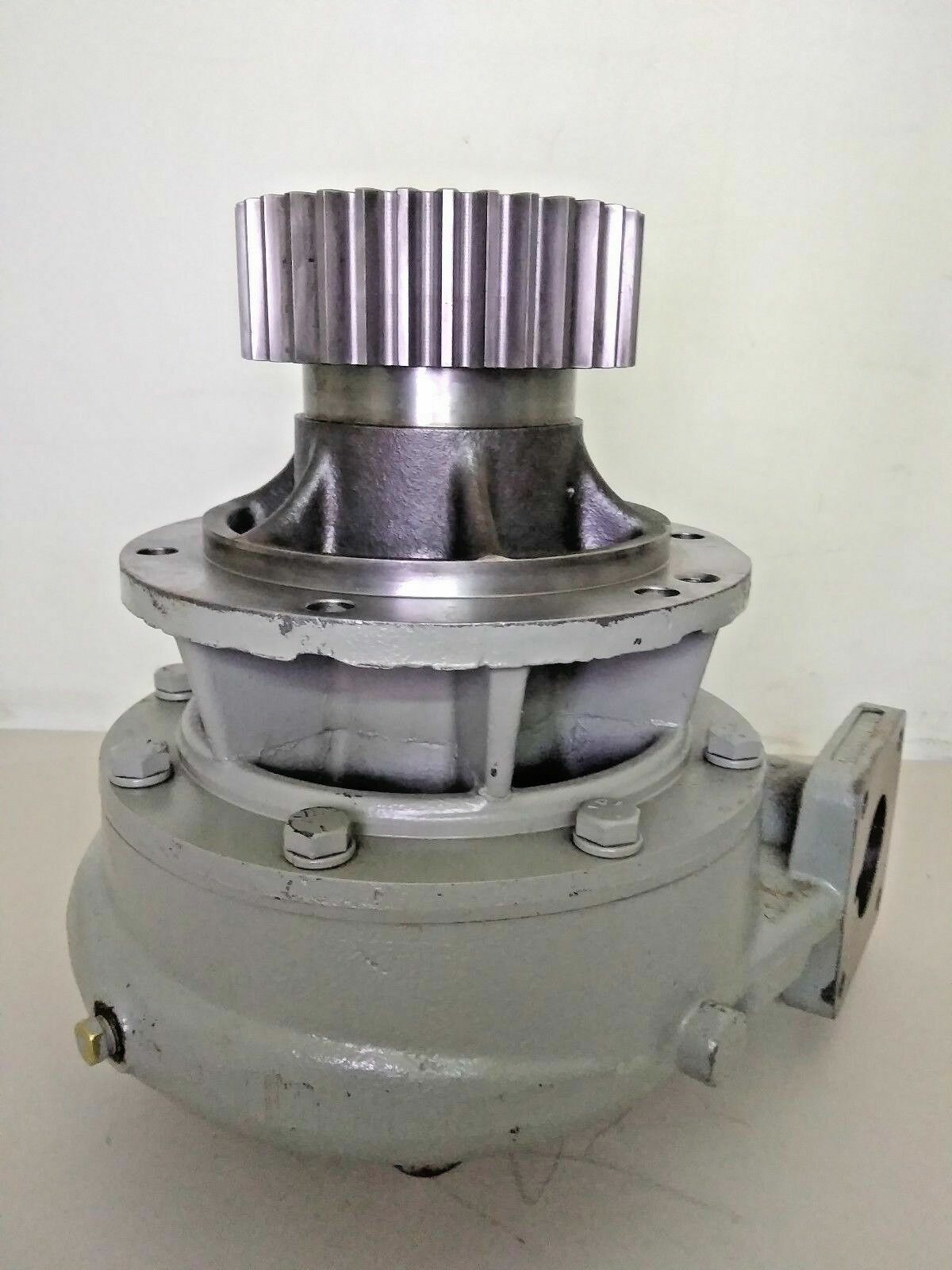EMD 40125013 CENTRIFUGAL WATER PUMP