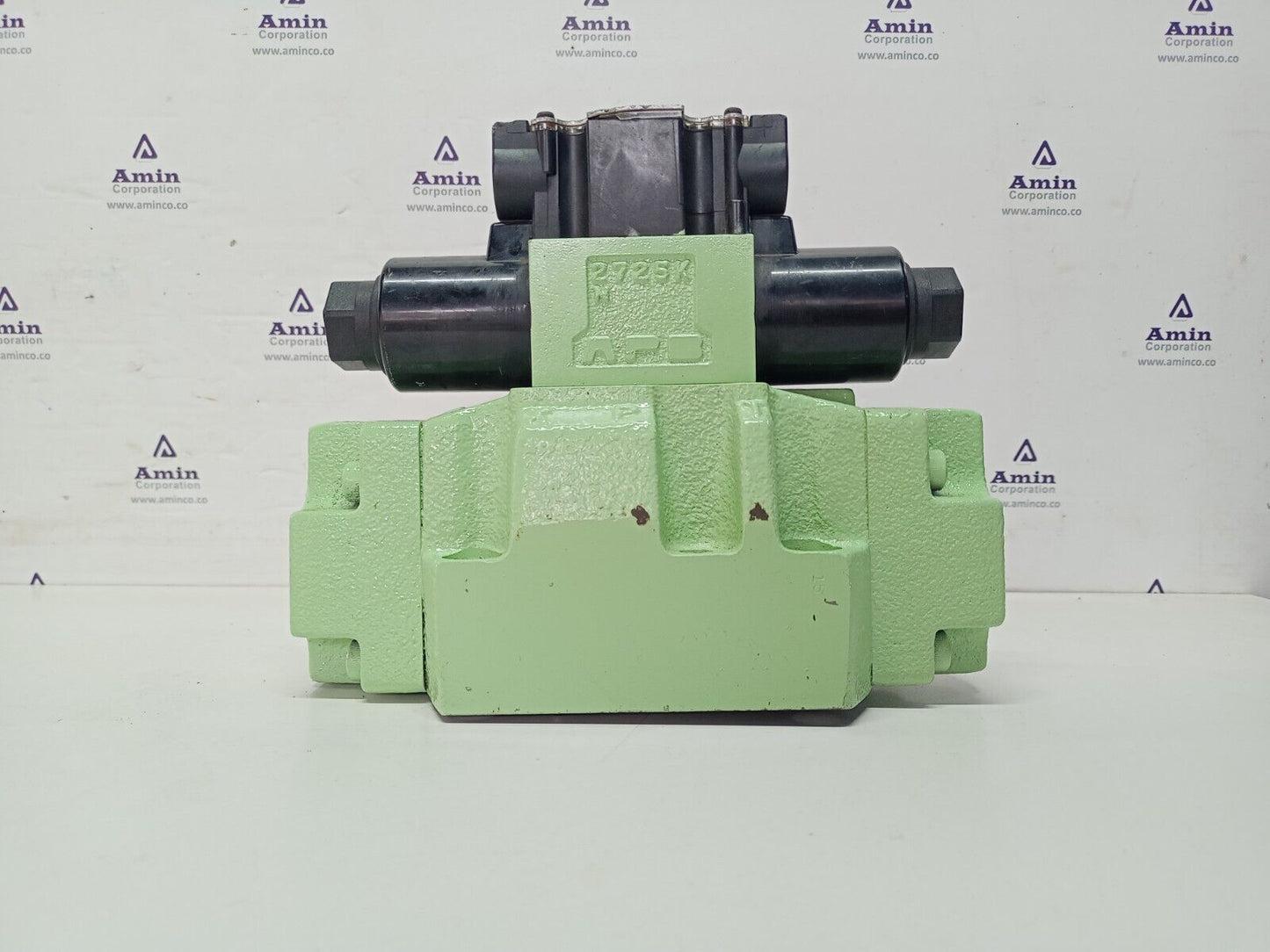 Kawasaki DEH16P-30-220-2WD24AL Directional control valve