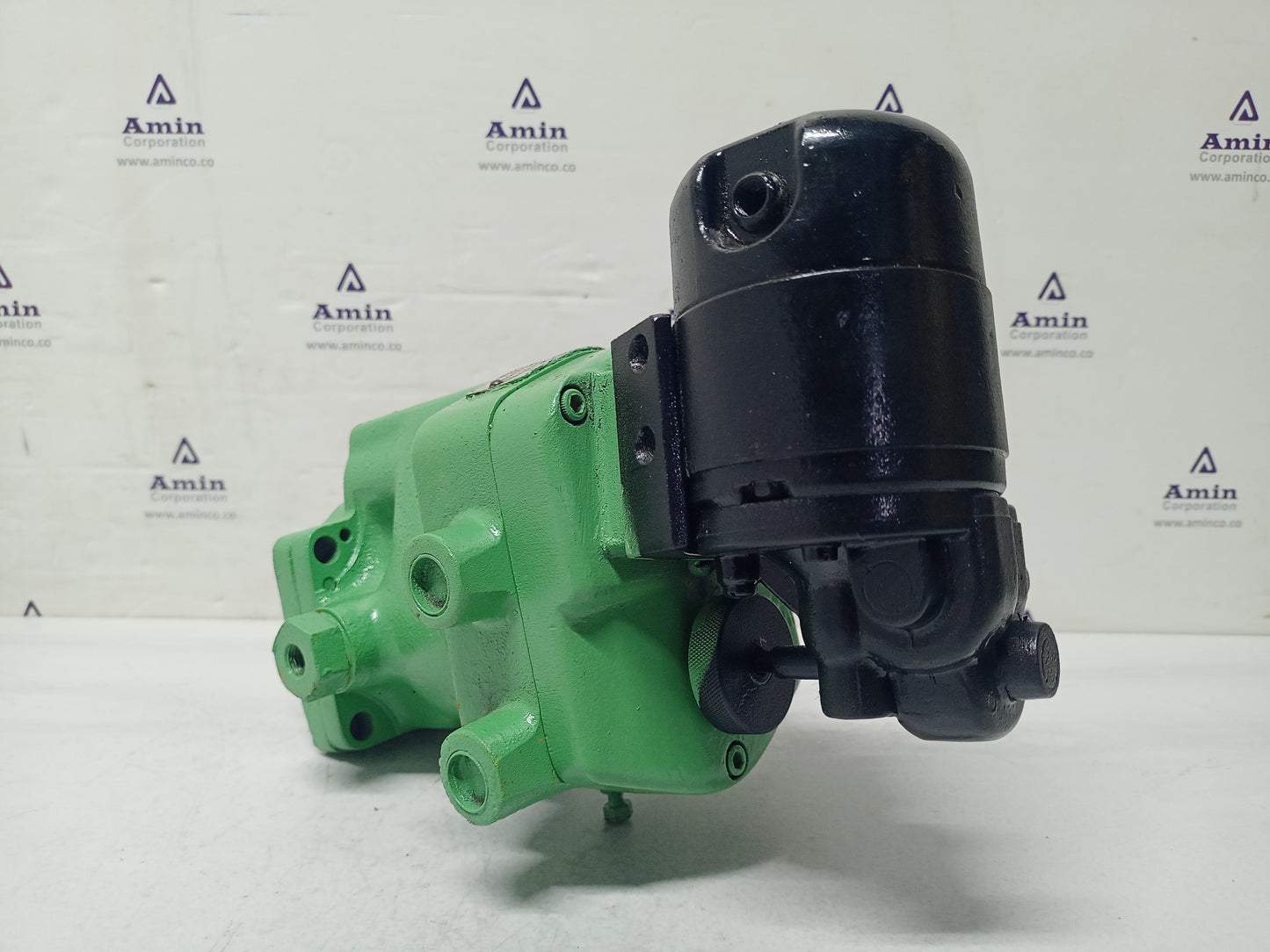 Woodward Governor Type: 04702 with motor