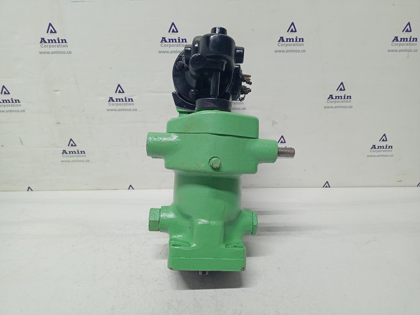 Woodward Governor Type: 04702 with motor