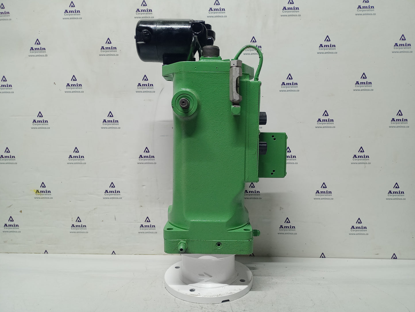 Woodward UG-8 Governor part No. : 8523-831 RPM: 750-1550