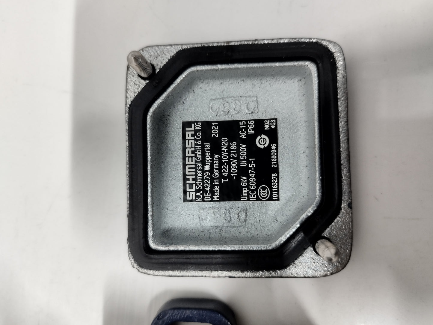 SCHMERSAL T.422-10Y-M20-1090/2186, AC-15, Ui 500V, Uimp 6kV Limit Switch - NEW