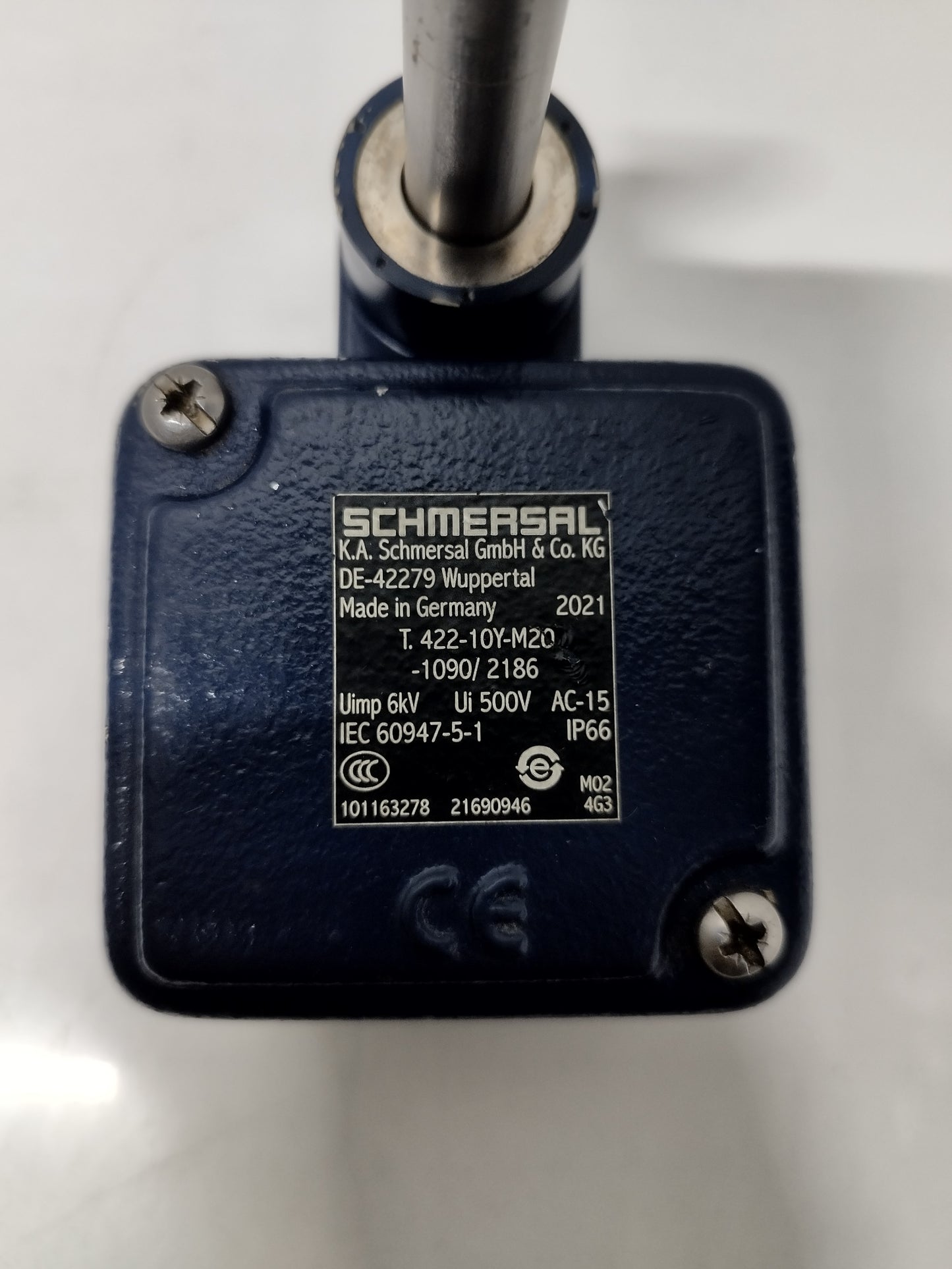 SCHMERSAL T.422-10Y-M20-1090/2186, AC-15, Ui 500V, Uimp 6kV Limit Switch - NEW