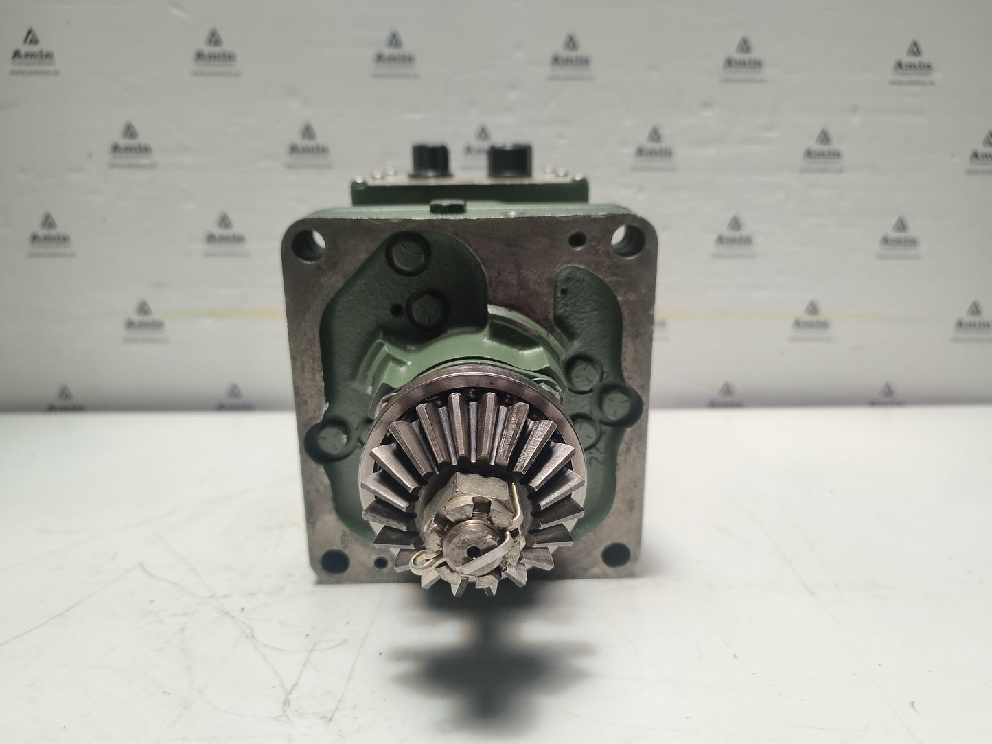 Woodward UG-8 Governor part No. : R8521-367 RPM: 750-1280 - TESTED