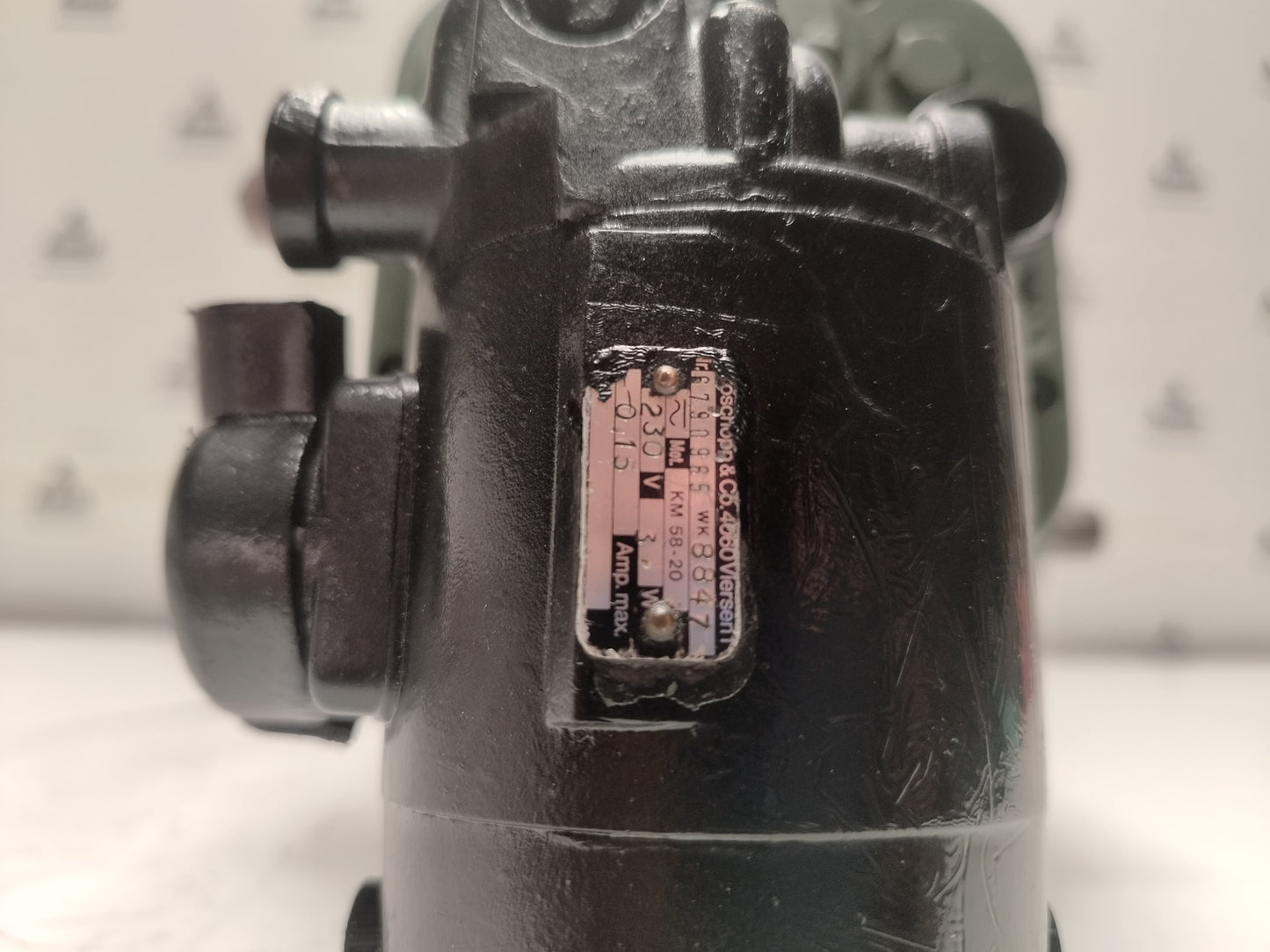 Woodward UG-8 Governor part No. : 8524-712 RPM: 600-1400 - TESTED