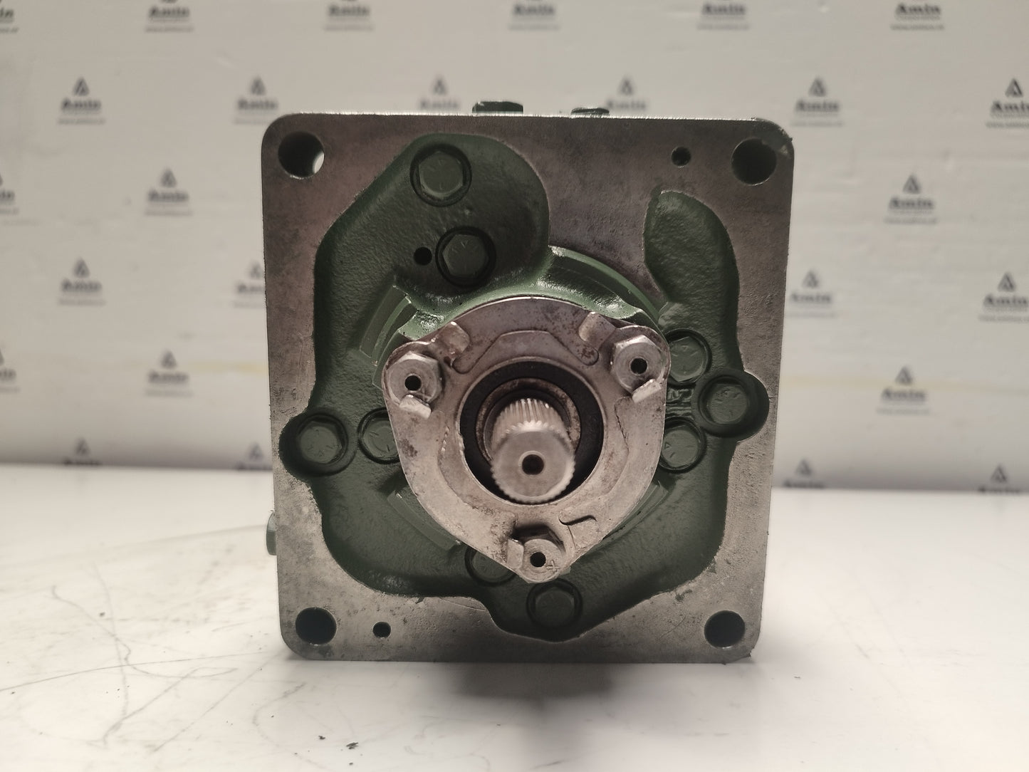 Woodward UG-8 Governor part No. : 8524-712 RPM: 600-1400 - TESTED