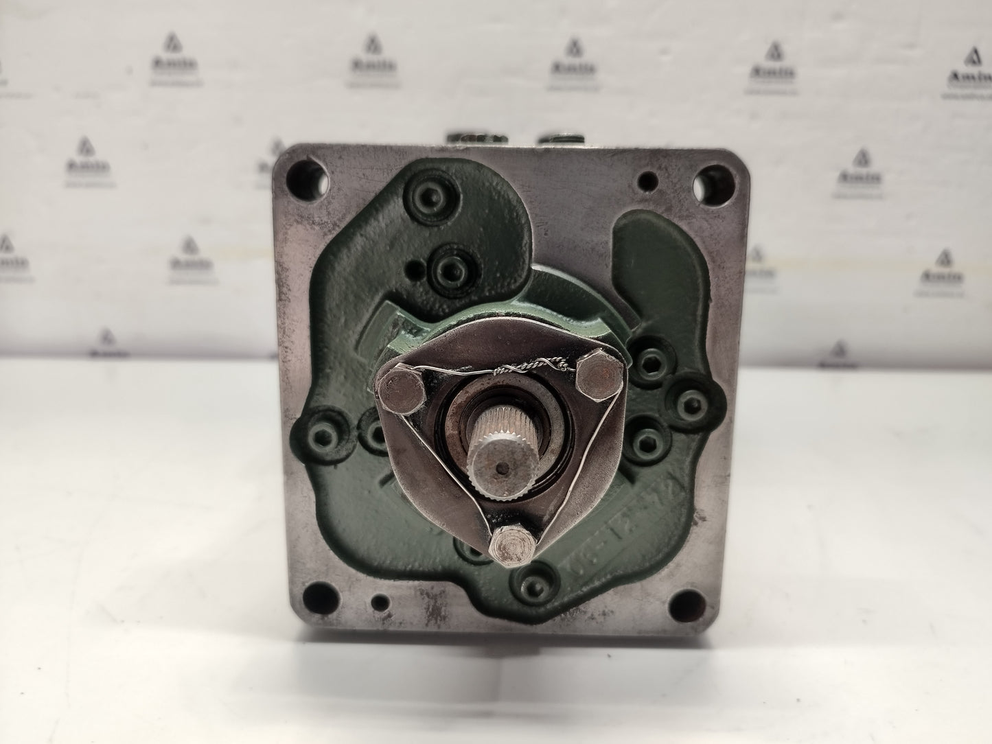 Woodward UG-8 Governor part No. : 8522-547 RPM: 700-1415 - TESTED #2