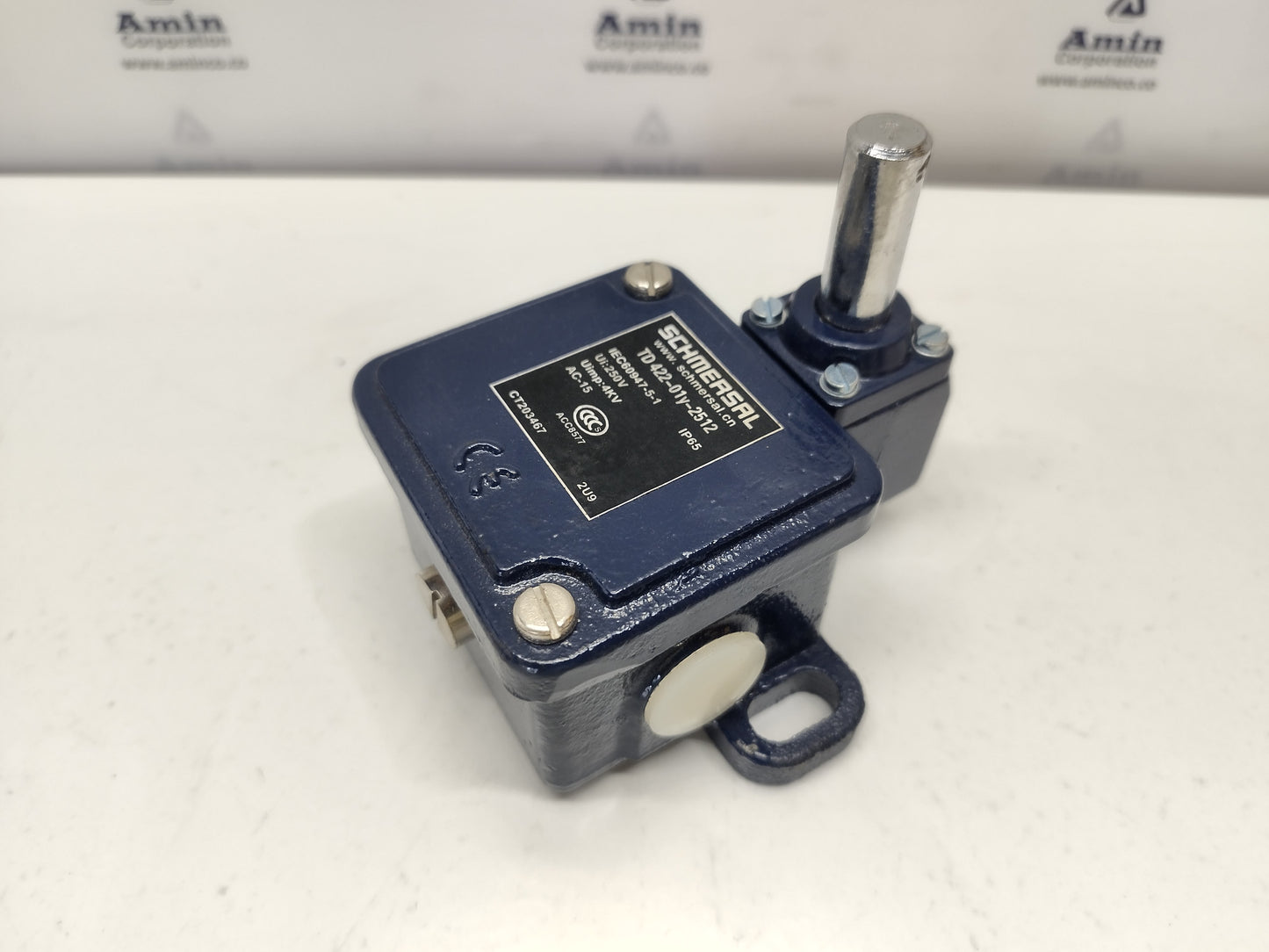 SCHMERSAL TD422-01Y-2512, AC-15, Ui 250V, Uimp 4kV Limit Switch - NEW