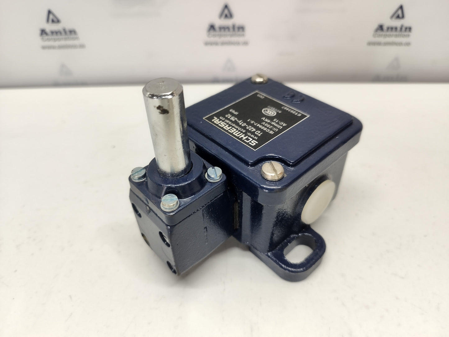 SCHMERSAL TD422-01Y-2512, AC-15, Ui 250V, Uimp 4kV Limit Switch - NEW