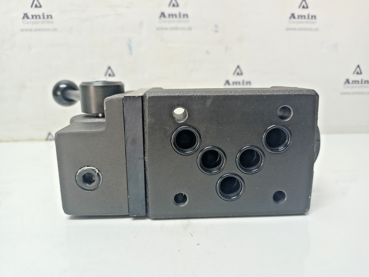 Yuken DMG-03-3C2-50 Directional valve - NEW