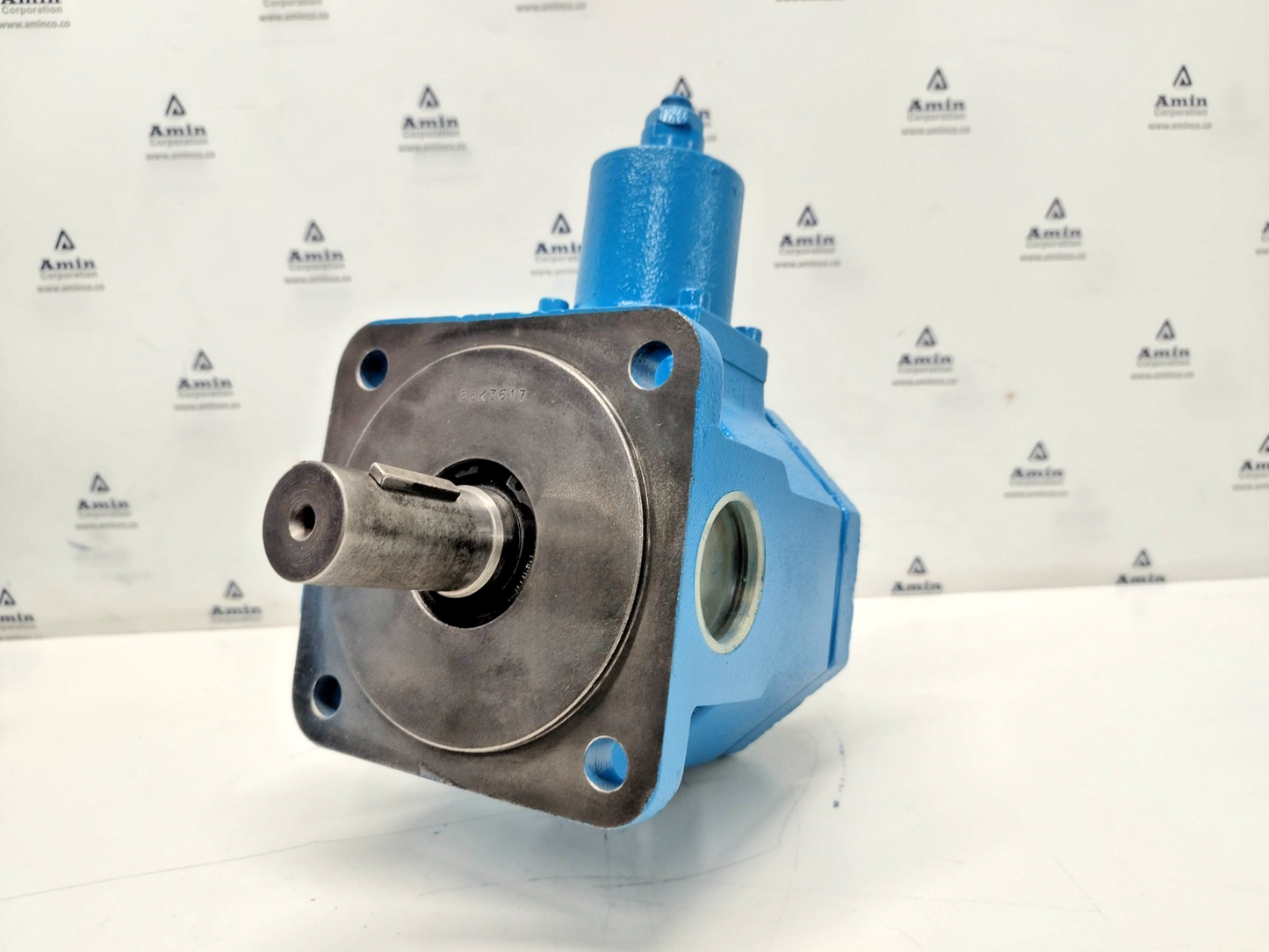 Vickers VVA40P-C-CWW20 Hydraulic Vane Pump 43 cm3/rev. - Refurbished & Tested