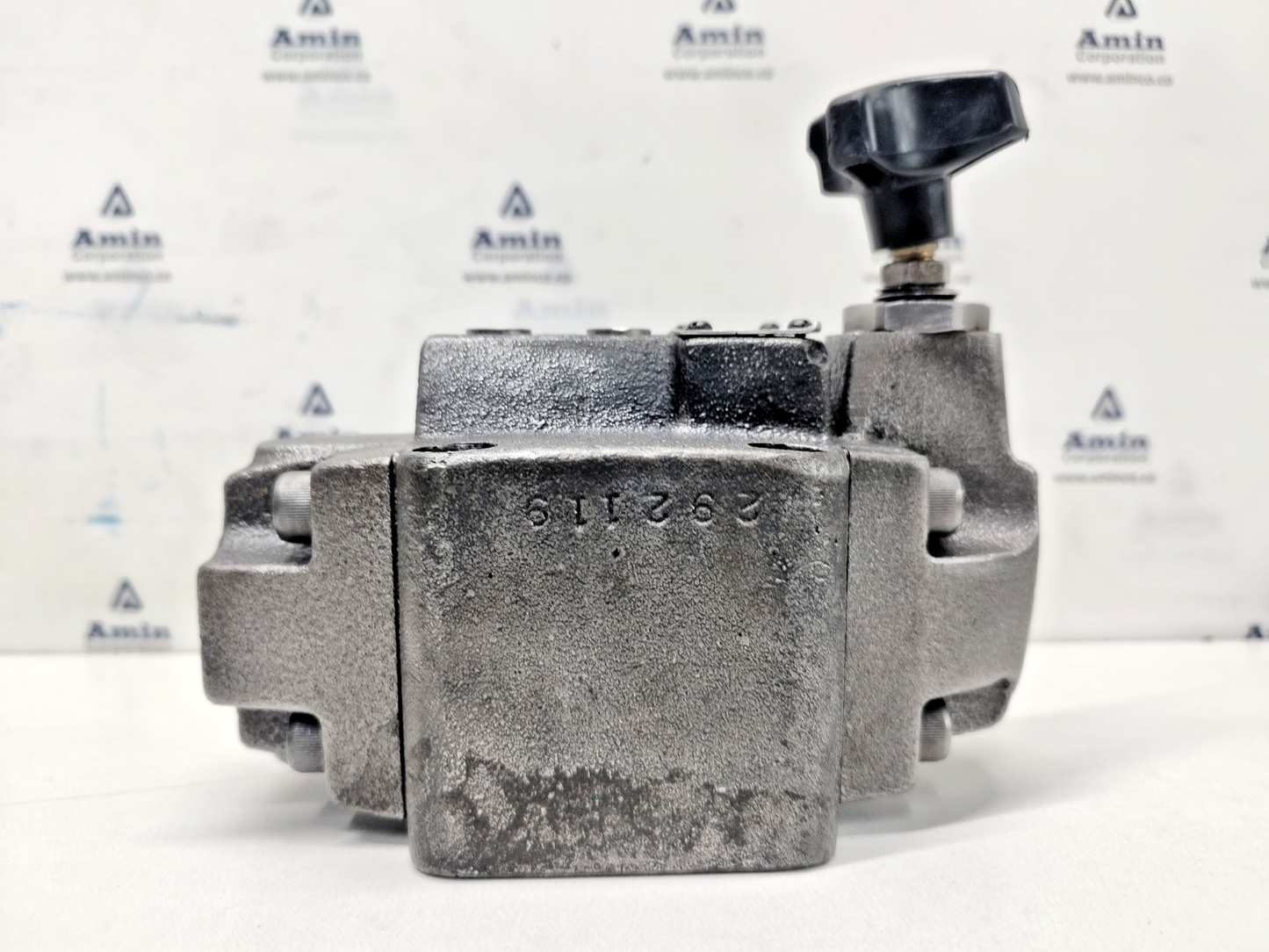 Vickers XCG 06 3F 30 Pressure Reducing valve 2850 psi max. - Refurbished