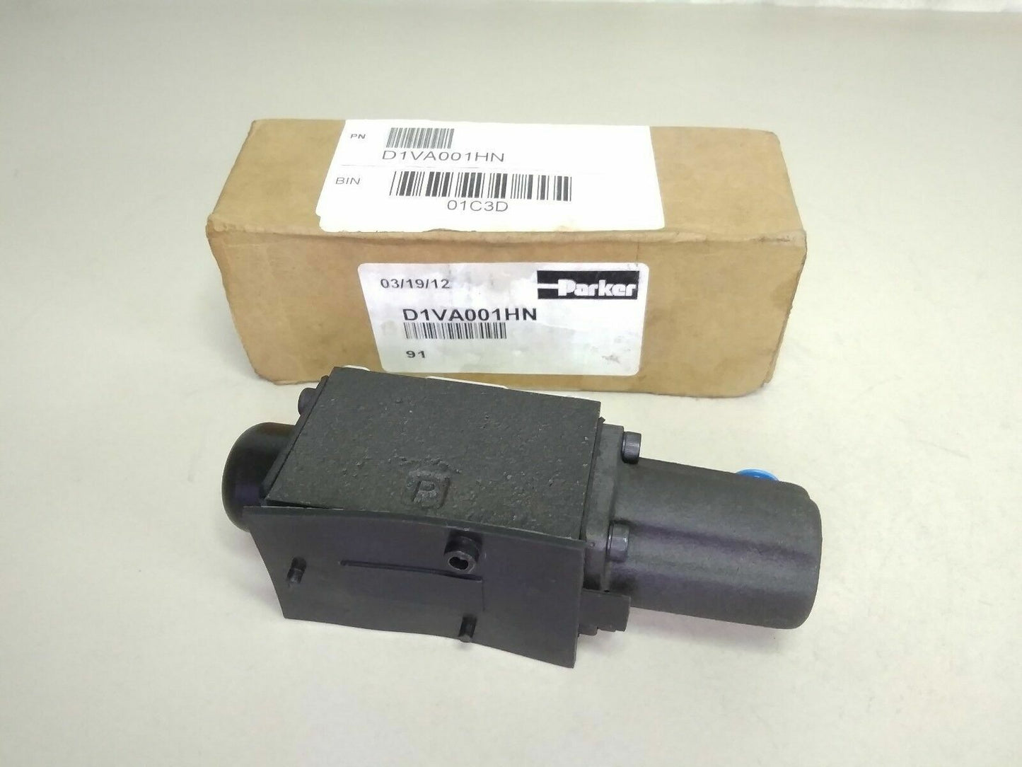 Parker D1VA001HN Hydraulic Directional Control Valves 5000 PSI MAX. - NEW