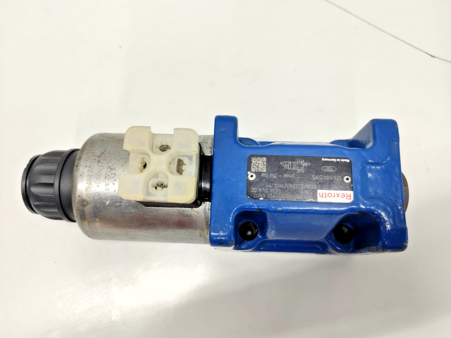 Rexroth 5-4WE 10 EB50/EG24N9K4/M Directional Control Valve MNR: R901339865 - NEW