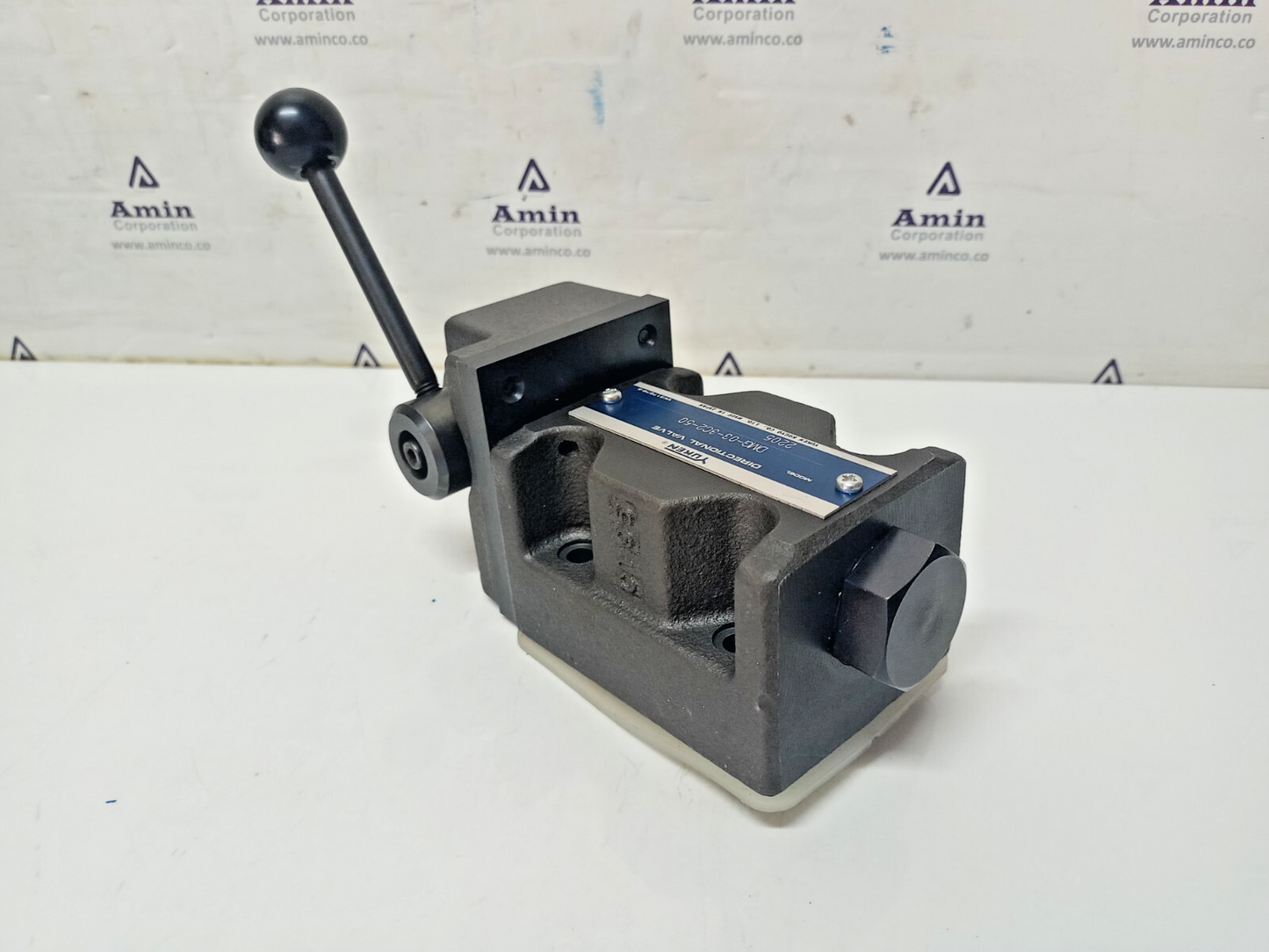 Yuken DMG-03-3C2-50 Directional valve - NEW