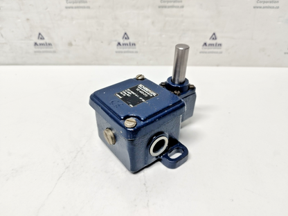SCHMERSAL TD422-01Y, AC-15, Ui 400V, Uimp 6kV Limit Switch - NEW