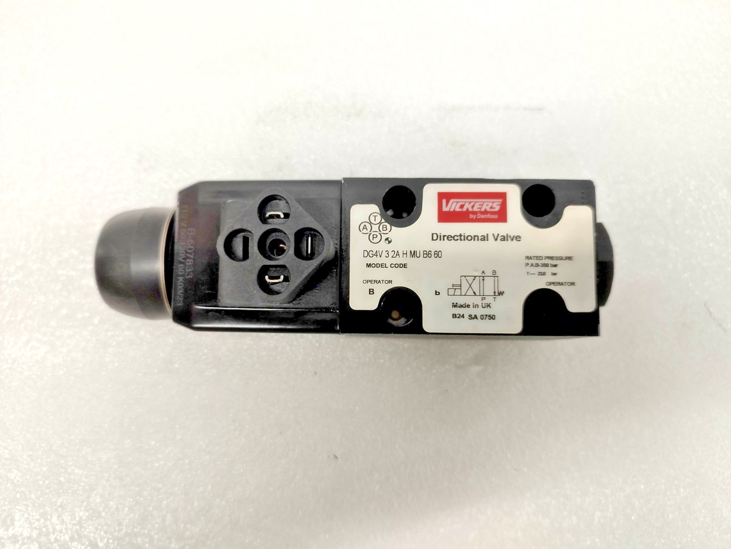 Vickers by Danfoss DG4V-3-2A-H-MU-B6-60 Directional control valve - NEW
