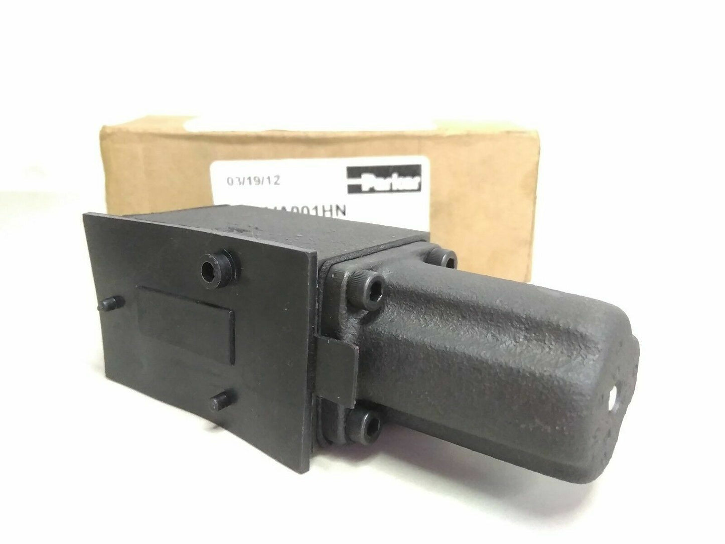 Parker D1VA001HN Hydraulic Directional Control Valves 5000 PSI MAX. - NEW