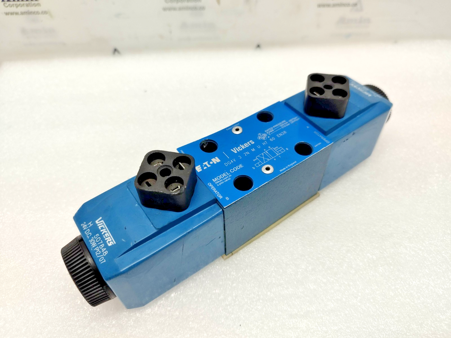 Eaton Vickers DG4V-3-2N-M-U-H7-60 EN38 Directional Control Valve - NEW #3