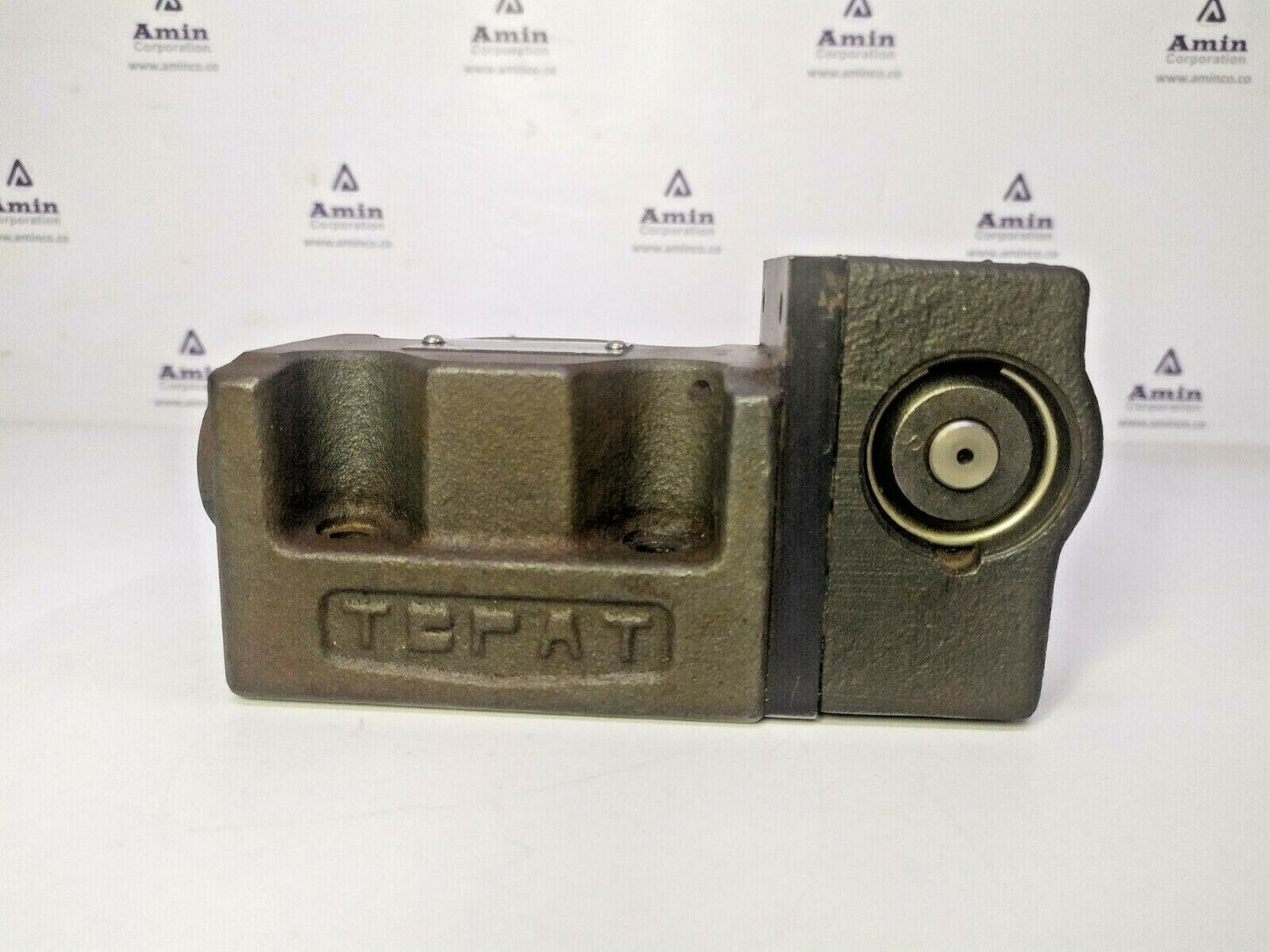 Yuken DMG-03-2B2-5030 Directional control Valve - NEW