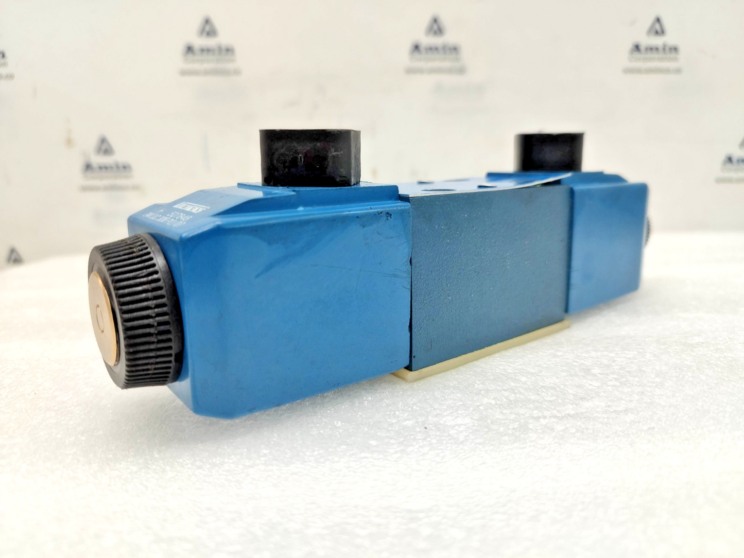 Eaton Vickers DG4V-3-2N-M-U-H7-60 EN38 Directional Control Valve - NEW #3