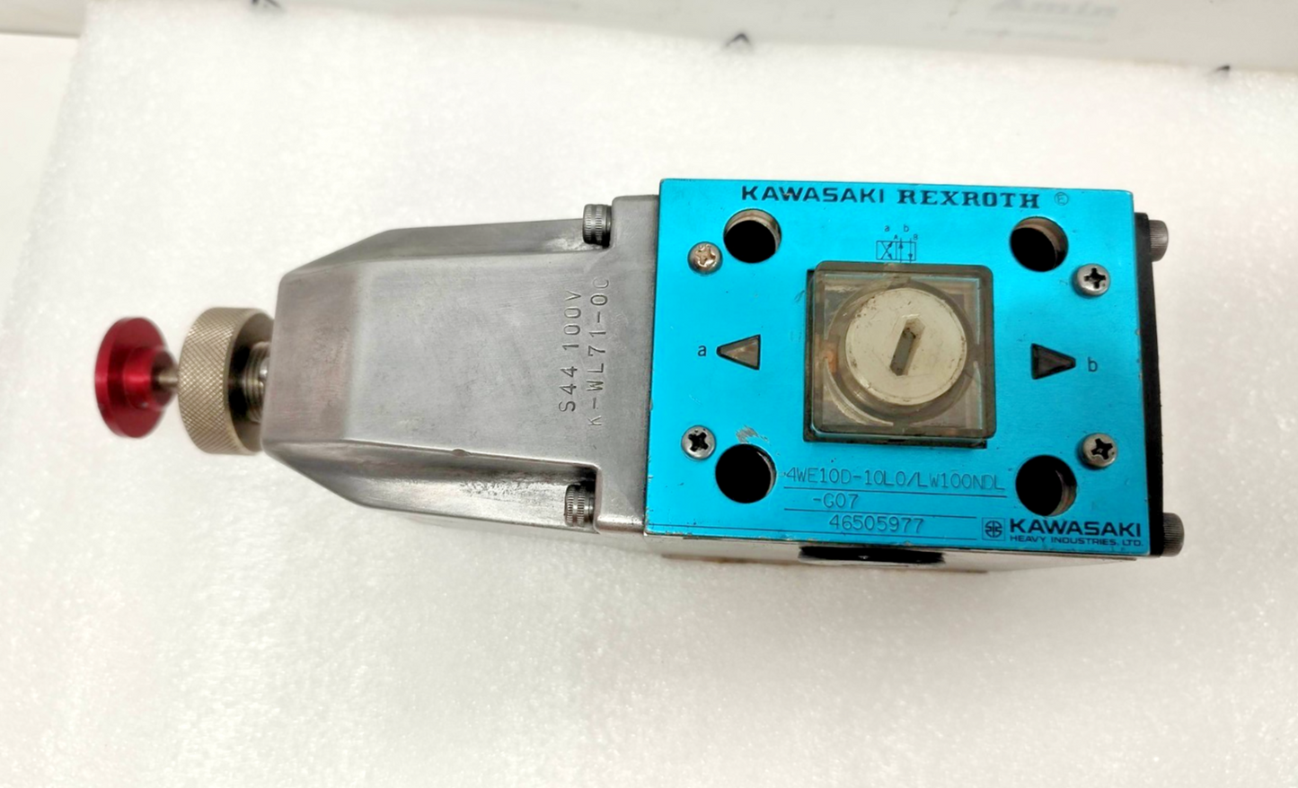 Kawasaki Rexroth 4WE10D-10L0/LW100NDL-G07 Directional Control Valve - NEW