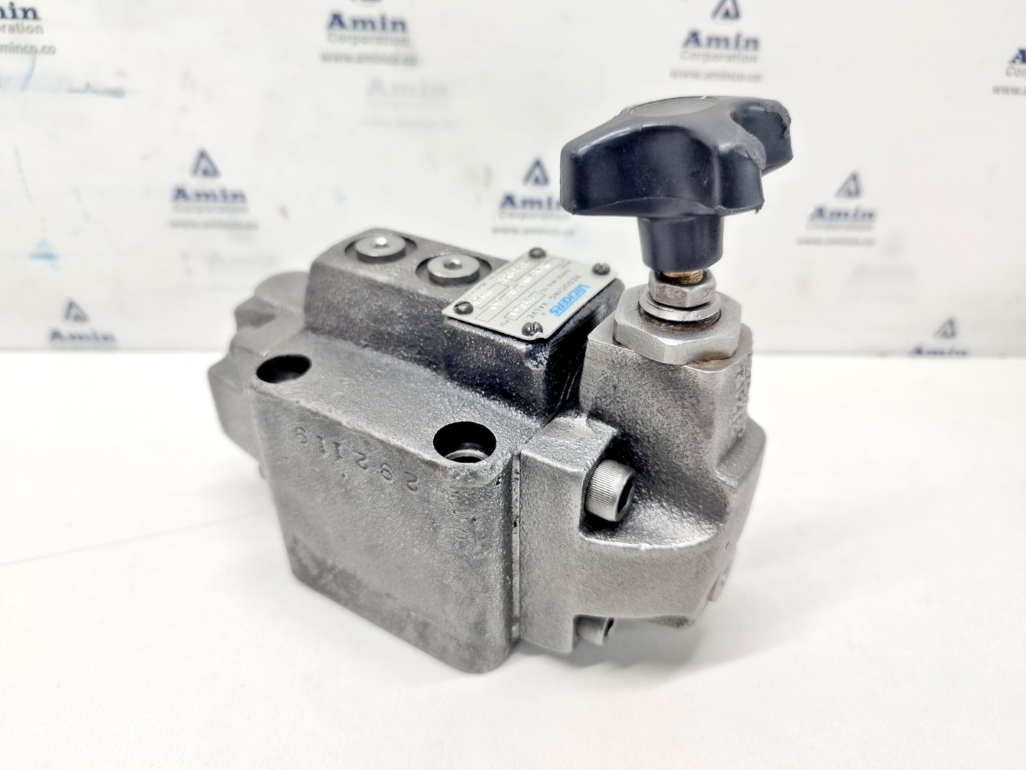 Vickers XCG 06 3F 30 Pressure Reducing valve 2850 psi max. - Refurbished