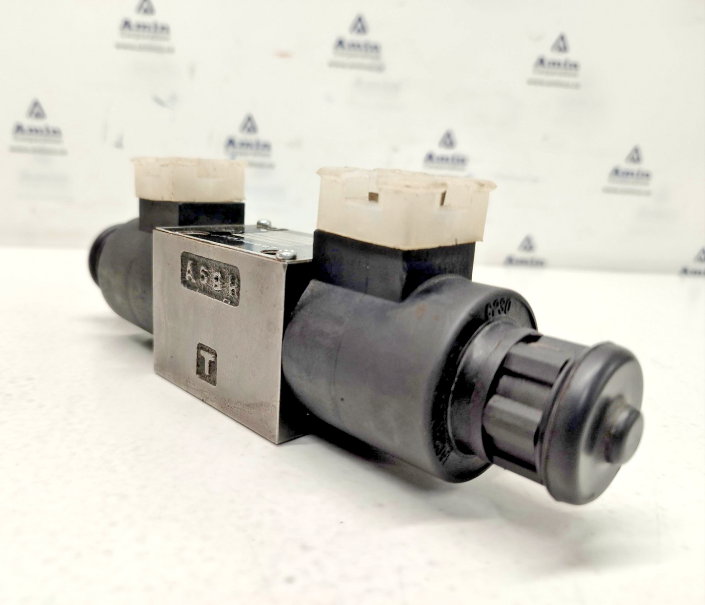 Damcos SA-G01-C6S-C230-31ES 160L8068 Directional control valve - NEW #3