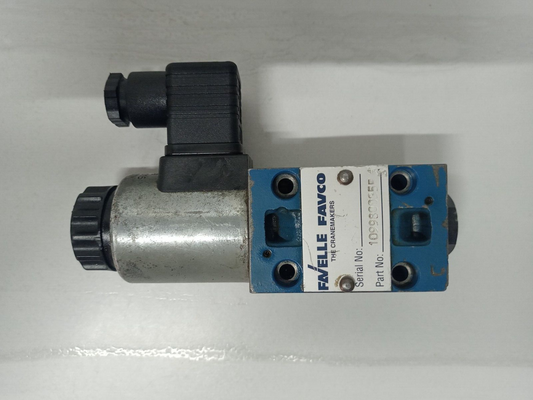 FAVELLE FAVCO Part No. 1099800355 Directional control valve - NEW