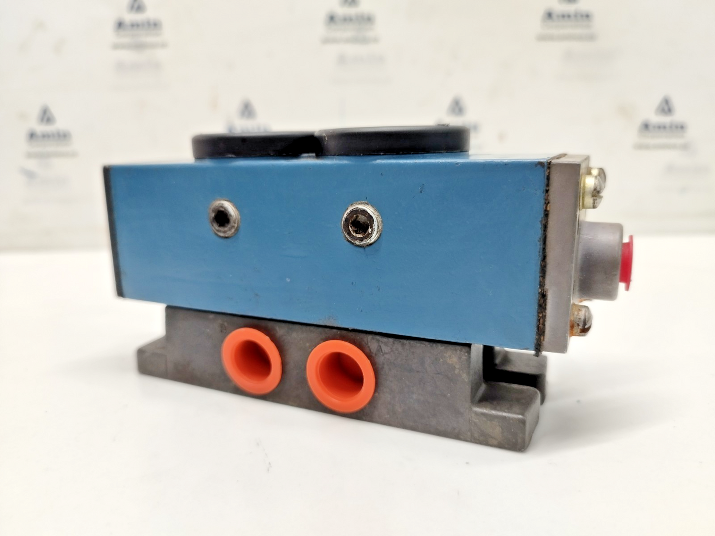 Rexroth PJ31610 Pneumatic Directional Control Valve - NEW