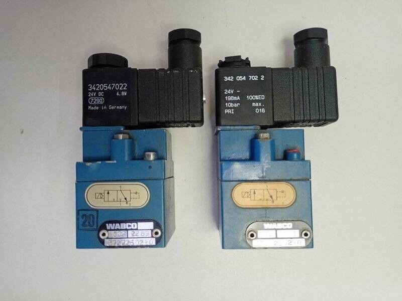 Wabco 3722250220 Pneumatic Valve (lot of 2pcs)